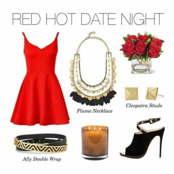 :: Stella & Dot Vintage GOLD Cleopatra Studs - Picture 4 of 5